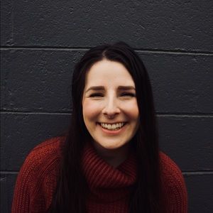 Meet your Posher, Lara